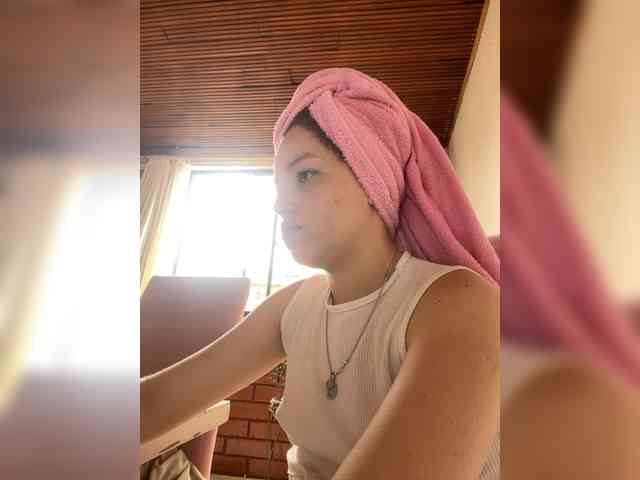 Pamela-Velvet webcam