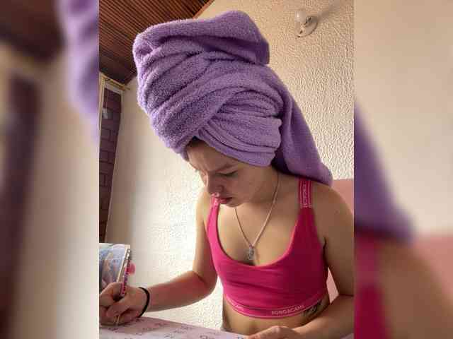 Pamela-Velvet webcam