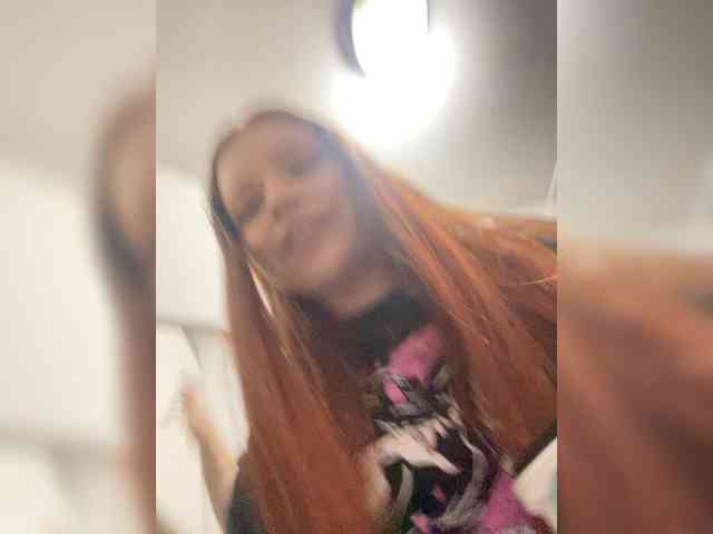 Pamela-Velvet webcam