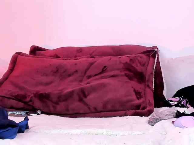 Pamela-Velvet Pamela-Velvet