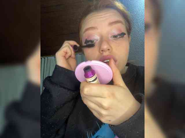 Pamela-Velvet webcam