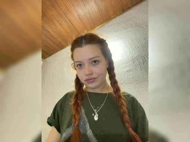 Pamela-Velvet webcam