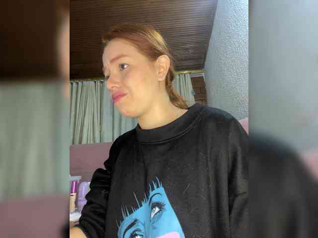 Pamela-Velvet webcam