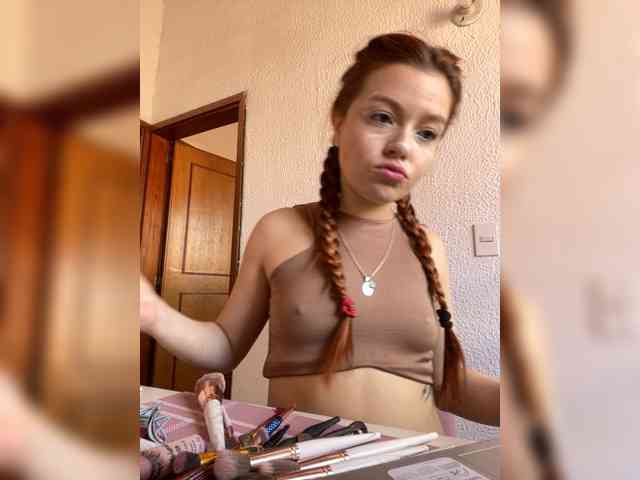 Pamela-Velvet Pamela-Velvet