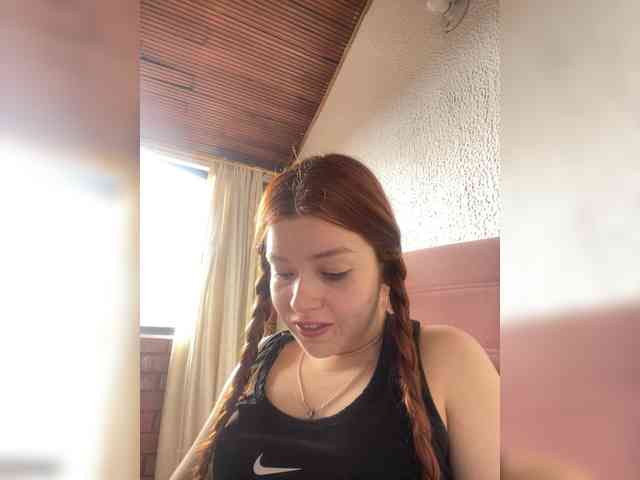 Pamela-Velvet webcam