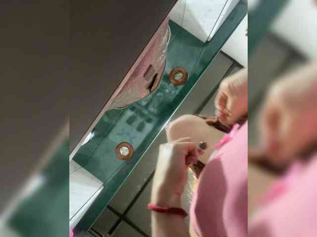 Pamela-Velvet webcam