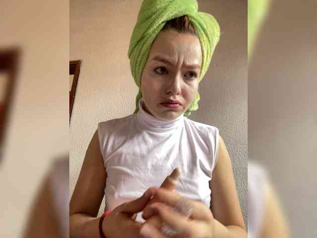 Pamela-Velvet webcam