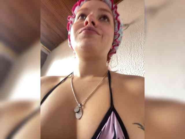 Pamela-Velvet webcam