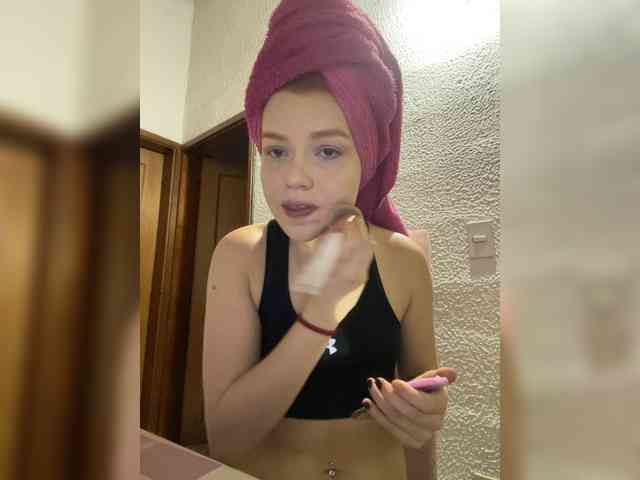 Pamela-Velvet Pamela-Velvet