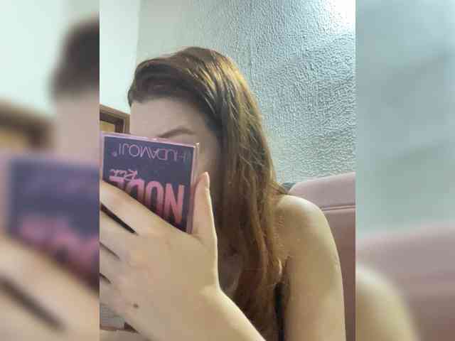 Pamela-Velvet Pamela-Velvet