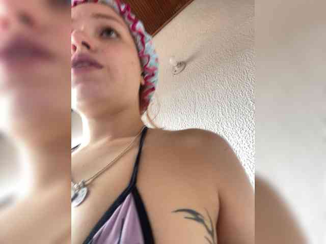 Pamela-Velvet webcam