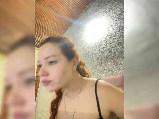 Pamela-Velvet webcam