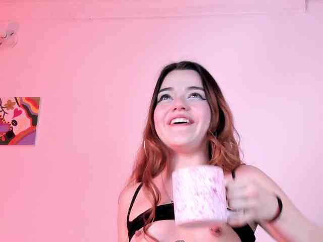Pamela-Velvet webcam