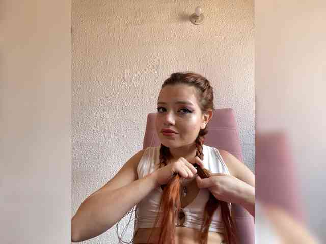 Pamela-Velvet Pamela-Velvet