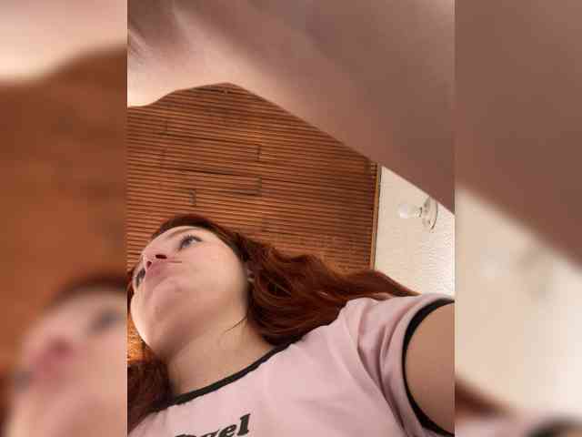 Pamela-Velvet webcam