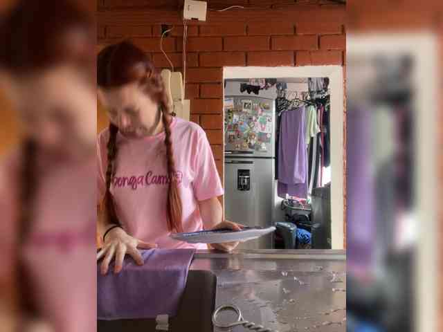 Pamela-Velvet webcam