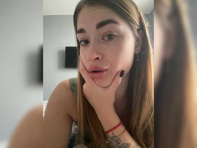 Sexy PrettyLion999 wants you to fuck her body now PrettyLion999 from BongaCams
