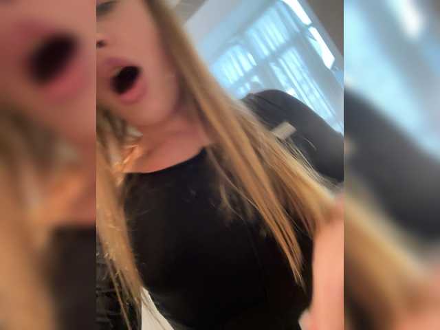 PrettyLion999 from BongaCams