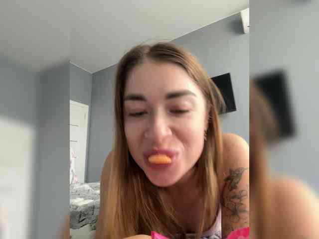 Mrs_Peach webcam