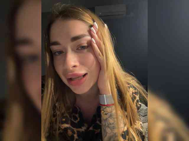 PrettyLion999 Live Webcam on BongaCams