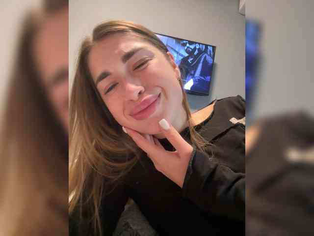 PrettyLion999 Live Webcam on BongaCams