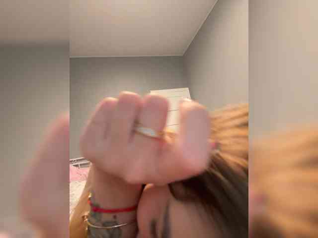 Mrs_Peach webcam