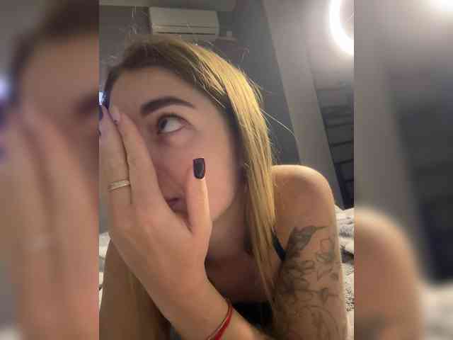 Mrs_Peach webcam