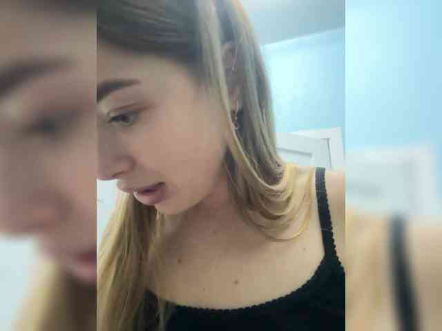 Mrs_Peach webcam