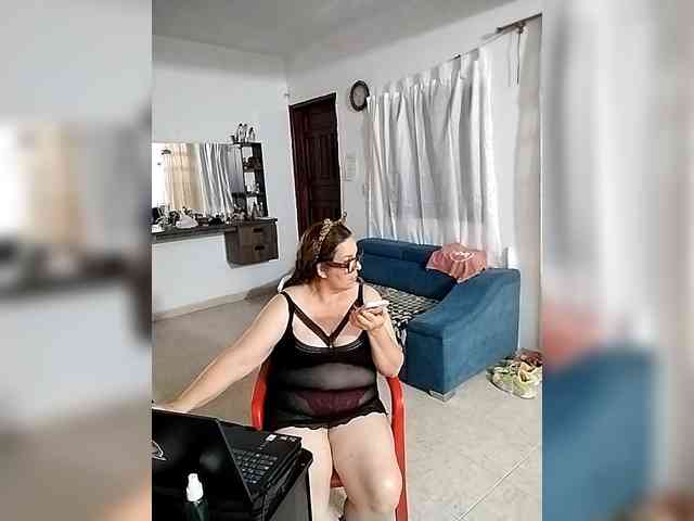 AfroditaMilf69 webcam