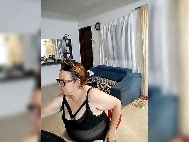 AfroditaMilf69 webcam