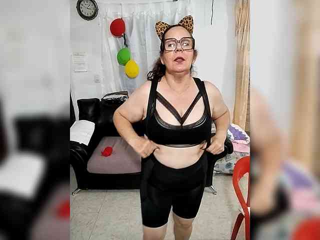 AfroditaMilf69 webcam