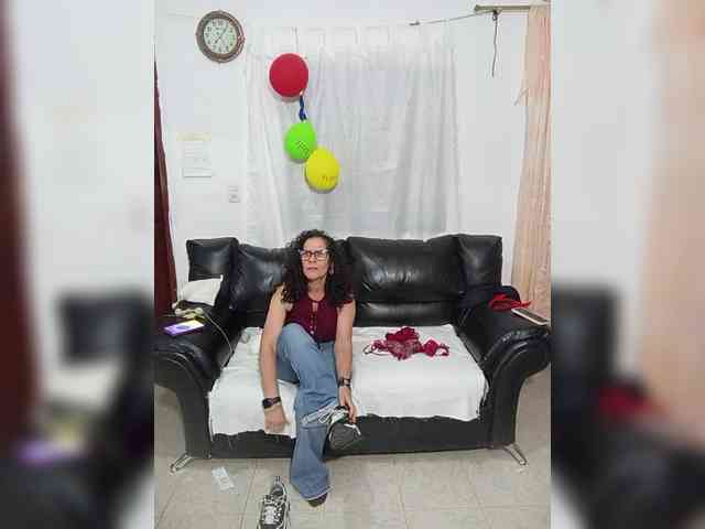 AfroditaMilf69 webcam