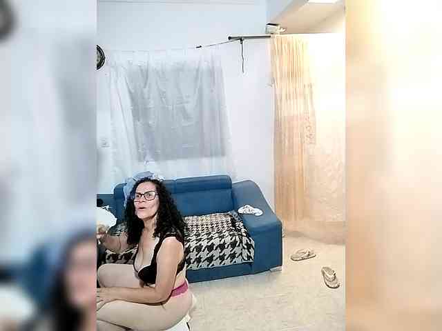 AfroditaMilf69 webcam