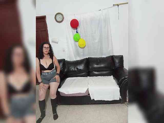 AfroditaMilf69 webcam