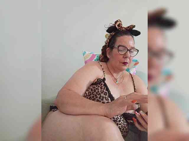 AfroditaMilf69 webcam