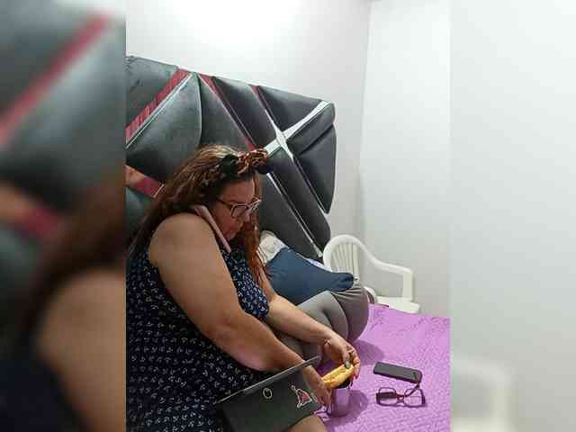 AfroditaMilf69 webcam