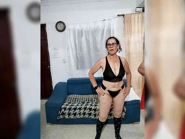 AfroditaMilf69 webcam