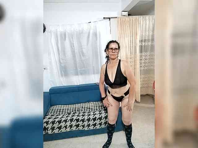 AfroditaMilf69 webcam