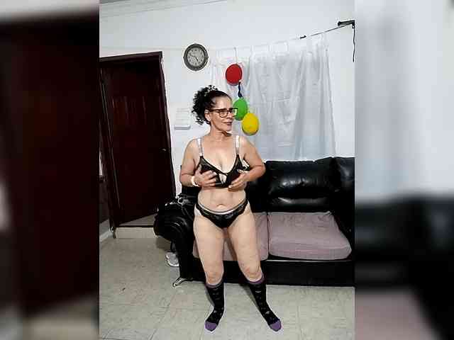 AfroditaMilf69 webcam