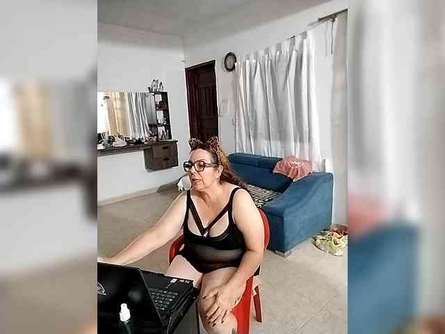 AfroditaMilf69 webcam