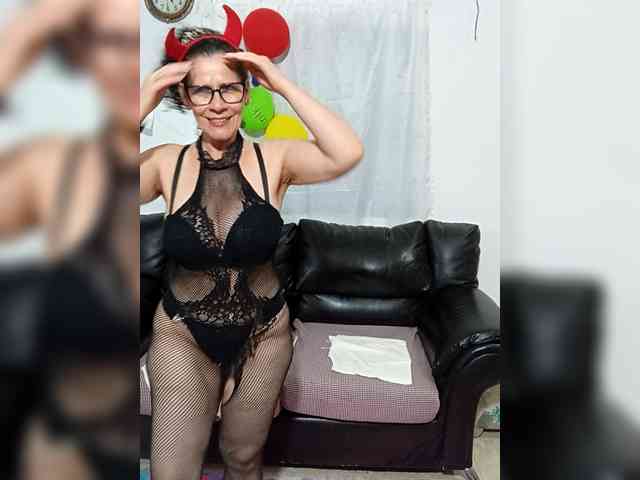 AfroditaMilf69 webcam