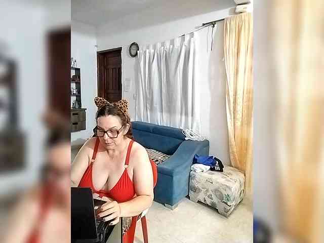 AfroditaMilf69 webcam