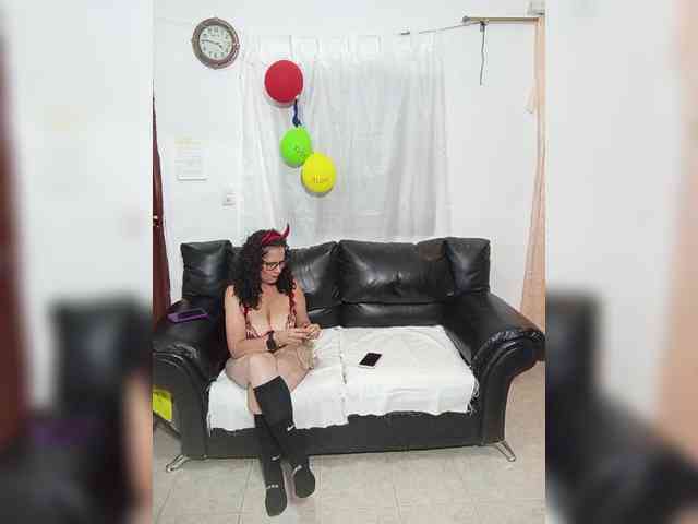 AfroditaMilf69 webcam