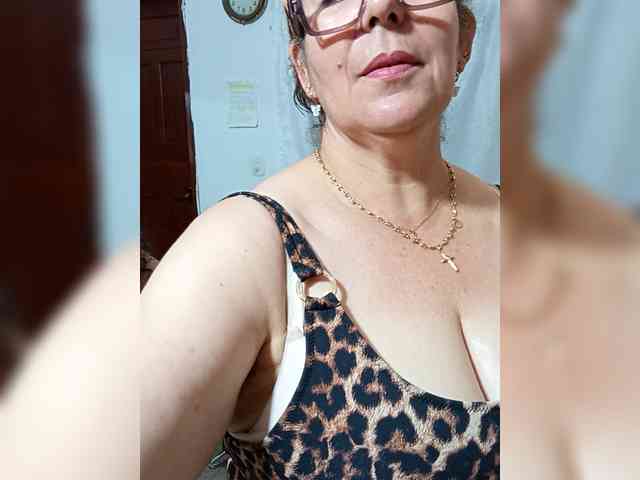 AfroditaMilf69 webcam