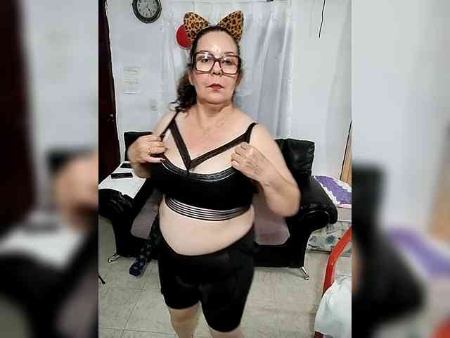 AfroditaMilf69 webcam