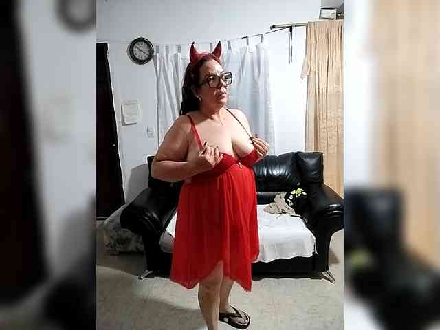 AfroditaMilf69 webcam