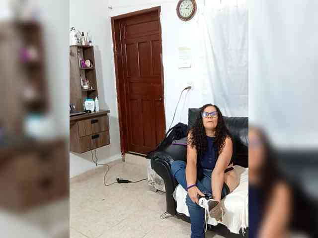 AfroditaMilf69 webcam