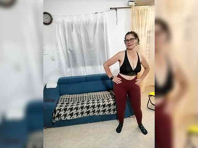 AfroditaMilf69 webcam