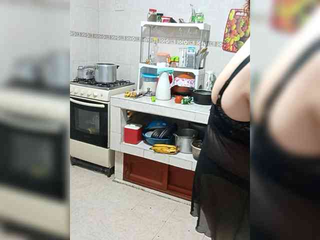 AfroditaMilf69 webcam