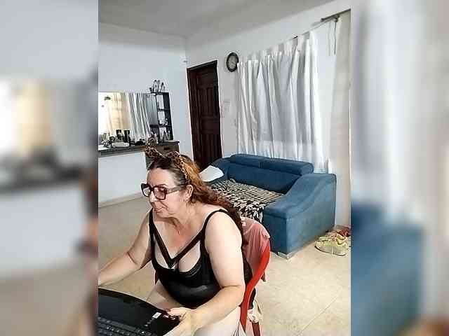 AfroditaMilf69 webcam